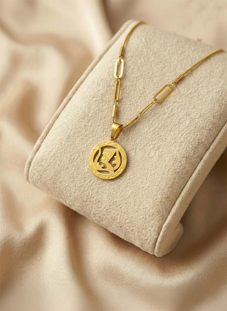 Nefertiti Front Lock Necklace