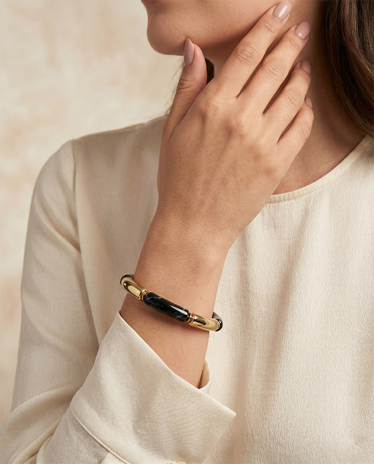 Elegant slim bangle
