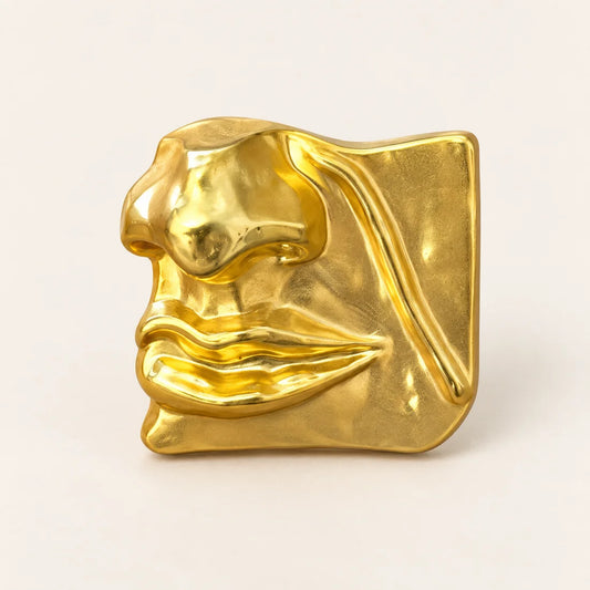 Golden Kiss Brooch stainless steel brooch in Gold